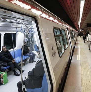 bakirkoy-kayasehir-metro-hattinda-teknik-ariza-75nfsihd.jpg