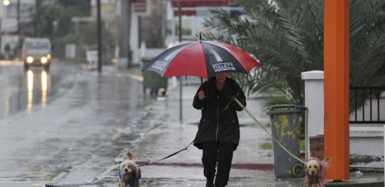 Öğle saatlerinde yer yer sağanak yağış bekleniyor