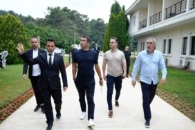 besiktasta-giovanni-van-bronckhorst-tesisleri-gezdi-JyFGzMen.jpeg