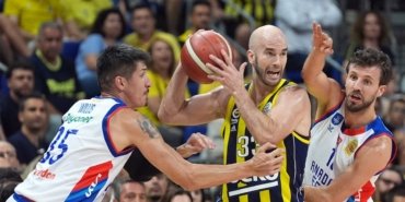fenerbahce-beko-81-82-anadolu-efes-mac-sonucu-ozet-a-efes-seride-durumu-2-1e-getirdi-LnmaXP4H.jpg