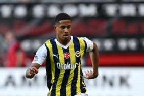 fenerbahce-transfer-haberi-italya-devleri-jayden-oosterwoldenin-pesinde-sacha-boeyin-rekoru-kirilabilir-E5rlfP3u.jpg