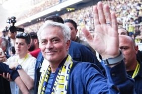 fenerbahceden-surpriz-transfer-hamlesi-mustuyu-mourinhonun-arkadasi-verdi-M6MNSpmI.jpg