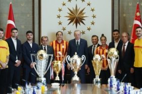 lider-recep-tayyip-erdogan-super-lig-sampiyonu-galatasarayi-kabul-etti-S38wBT7p.jpg