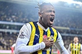 transfer-haberi-batshuayi-resmen-galatasaraya-imza-atiyor-iste-mukavele-kaideleri-6nEOhKQ1.jpg
