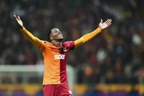 transfer-haberleri-galatasaraya-wilfried-zaha-piyangosu-suudi-arabistandan-2-teklif-geldi-Okd4Cabg.jpg