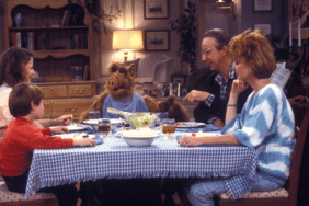 3702093_ef34efc663cbc4e5ff99659a