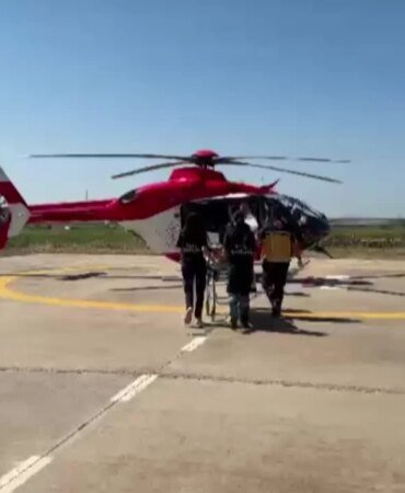diyarbakirda-kalca-kemigi-kirilan-hasta-ambulans-helikopter-ile-hastaneye-sevk-edildi-6mWBfBqd.jpg