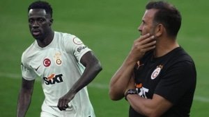 galatasarayda-ayrilik-gundemi-okan-buruktan-davinson-sanchez-karari-wIqyA9sw.jpg