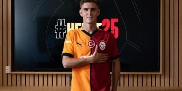 galatasarayin-3-danimarkali-futbolcusu-elias-jelert-jcWOtBk3.jpg