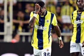 sakatlanarak-oyundan-cikmisti-fenerbahceden-taraftarlari-kahreden-fred-aciklamasi-NsiDUQw9.jpg
