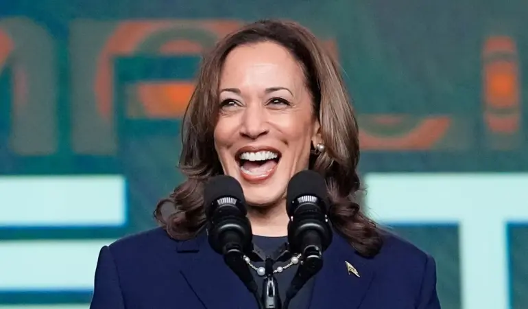 Kamala Harris Demokratların adayı olmak için yeterli oyu aldı