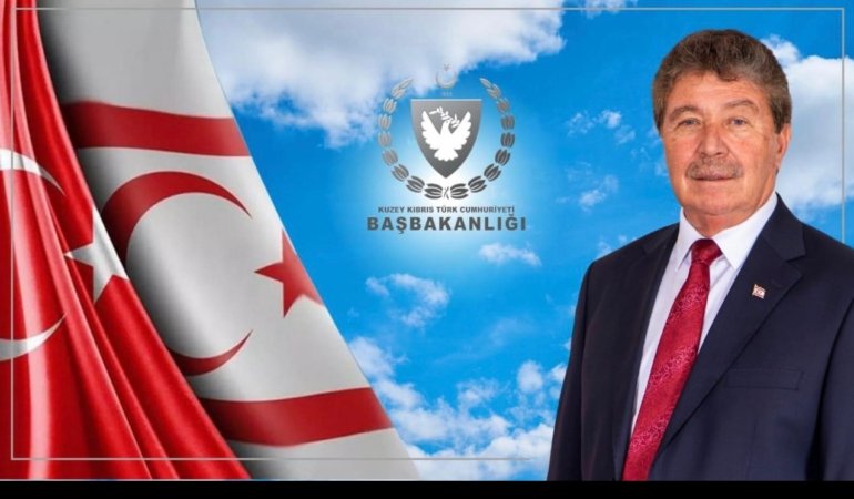 Başbakan Ünal Üstel’in kutlaması.