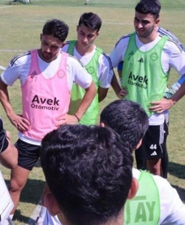 altayda-dort-oyuncu-teknik-direktorden-buyuk-9t45QWJa.jpg