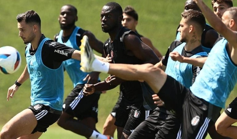 Beşiktaş’ta yıldız oyuncu takımdan ayrılıyor! Menajerine haber verdi…