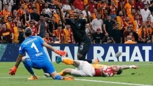 erman-ozgur-galatasarayin-kazandigi-penaltiyi-yorumladi-bana-gore-xnSiVBLK.jpg