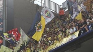 fenerbahce-lille-maci-kapali-gise-kadikoyde-buyuk-cosku-Oixyuru6.jpg