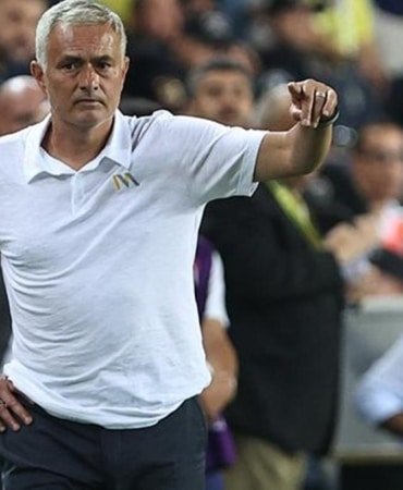 fenerbahcede-jose-mourinhonun-planlari-tutmadi-CEMNzSDK.jpg