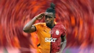 galatasarayda-michy-batshuayinin-gozu-ilk-11de-mesajini-vermisti-CV99m2Mz.jpg