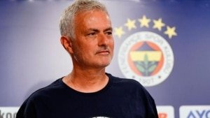 mourinho-fredin-alternatifini-icerden-buldu-fenerbahcede-yeni-cozum-kGeVskPY.jpg