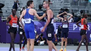 olimpiyat-5000-metre-kosusunda-kaos-ingiliz-ve-fransiz-atletler-arasinda-siddetli-tartisma-cikti-uwpkMEK4.jpg