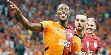 ozet-galatasaray-batshuayi-ile-3-puani-kapti-galatasaray-hatayspor-maci-sonucu-2-1-z3MrKnup.jpg