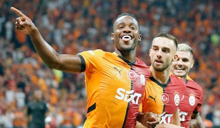 ozet-galatasaray-batshuayi-ile-3-puani-kapti-galatasaray-hatayspor-maci-sonucu-2-1-z3MrKnup.jpg