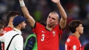 pepe-41-yasinda-futbolu-birakti-resmen-acikladi-sUqIcPDh.jpg