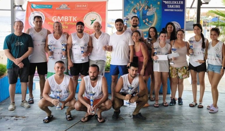 Sezonun ilk plaj tenis turnuvası tamamlandı