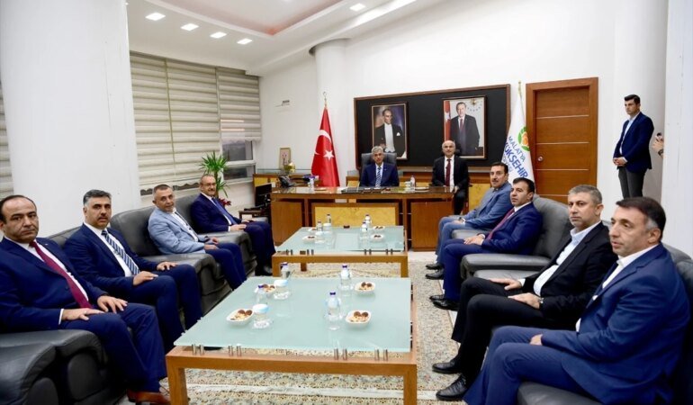saglik-bakani-malatya-buyuksehir-belediyesini-ziyaret-etti-J4F2PzU5.jpg