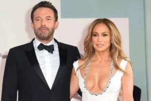uzun-suredir-ayri-yasayan-jennifer-lopez-ve-ben-affleck-cifti-bosanma-karari-aldi-2F6B84fG.jpg