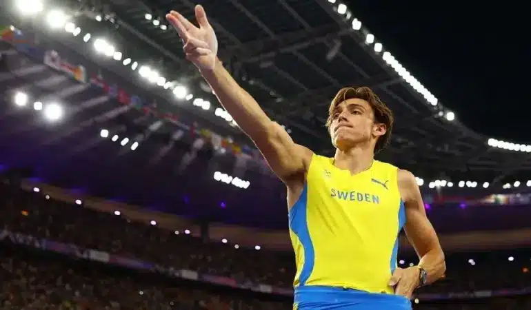 Duplantis tarih yazdı, Yusuf Dikeç pozu verdi