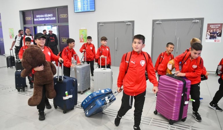 U12 Milli Takımı’na coşkulu karşılama