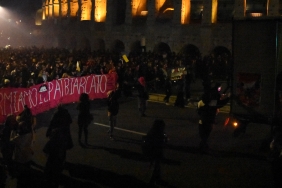 aa-20241123-36275016-36275015-italyada-kadinlara-yonelik-siddet-protesto-edildi~2