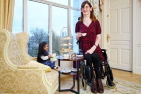 World's tallest and shortest women meet for the first time for Guinness World Records Day
