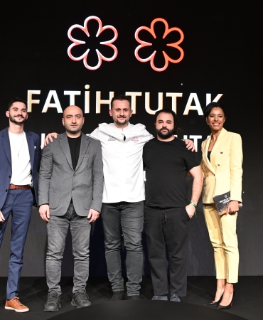 1733469108398AA-20241205-3639129