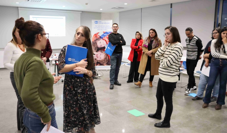 “Afişlerden Eyleme: Çocuk Haklarını Okullara Entegre Etmek”