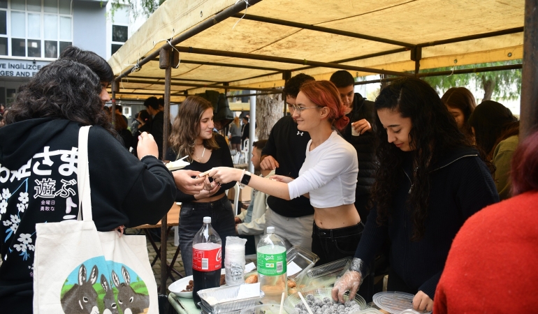 DAÜ YDİHO, Şampiyon Melekleri Yaşatma Derneği yararına kermes düzenledi