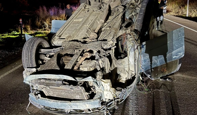 Mersinlik’teki kazada yoldan çıkıp takla atan araçta 2 yaralı…