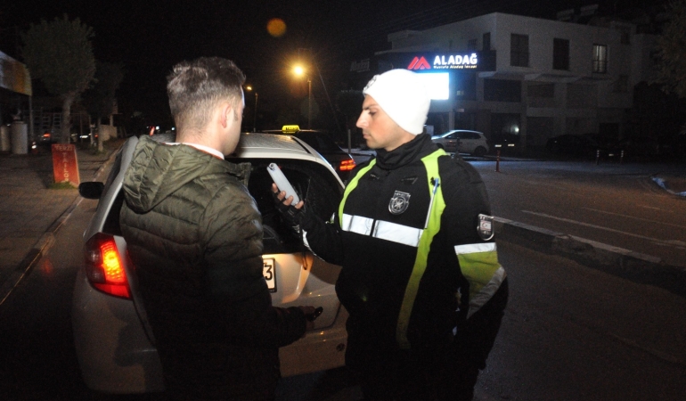 Trafik denetimlerinde 342 sürücü rapor edildi..