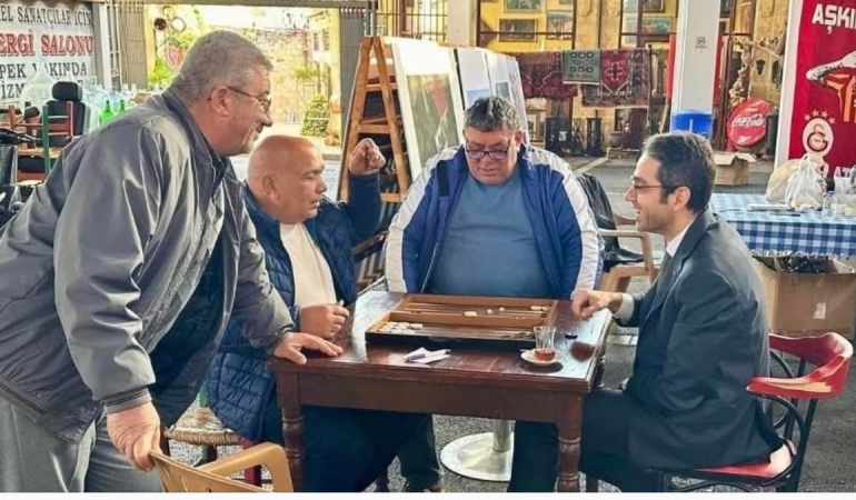 Türkiye’nin Lefkoşa Büyükelçisi Yasin Ekrem Serim, esnaf ve vatandaşlarla bir araya geldi