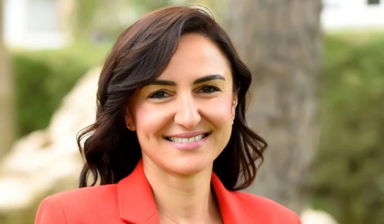 Jale Refik Rogers: Hastanelere maske zorunluluğu getirilmeli