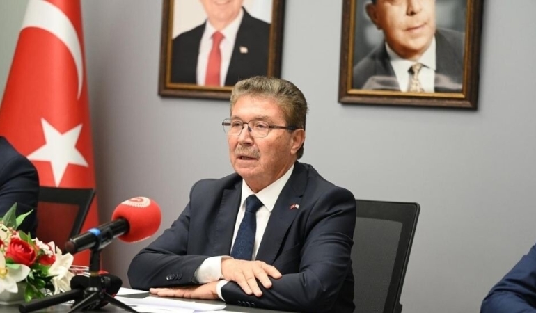 BAŞBAKAN ÜNAL ÜSTEL LONDRA’YA GİDİYOR