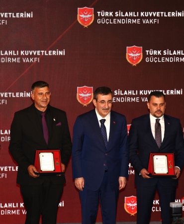 1744283029621ÖDÜL TÖRENİ - TİM (1)