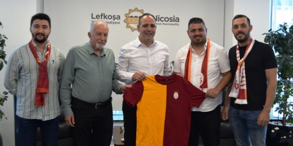 GALATASARAY TARAFTAR DERNEĞİ’NDEN BAŞKAN HARMANCI’YA ZİYARET