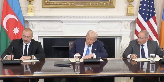 AZERBAYCAN VE ERMENİSTAN ABD’DE BARIŞ ANLAŞMASI İMZALADI