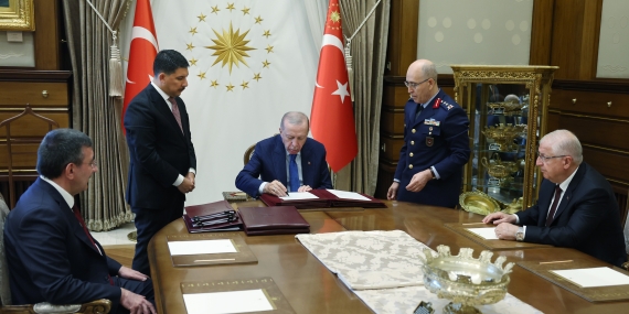 ORGENERAL BAYRAKTAROĞLU,TÜRKİYE’DE GENELKURMAY BAŞKANLIĞI’NA ATANDI