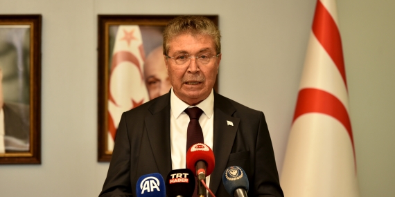 BAŞBAKAN ÜNAL ÜSTEL: GELECEK NESİLLERİN ŞEKİLLENDİRİCİSİ ÖĞRETMENLERDİR