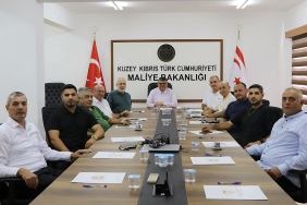 1759836183647MALİYE BAKANI BEROVA, ZEYTİN ÜRETİCİLERİNİ KABUL ETTİ