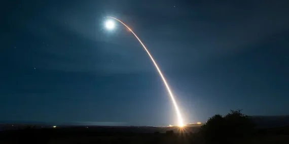 ABD İLE RUSYA ARASINDA NÜKLEER KRİZ! TRUMP’IN ÇIKIŞI SONRA PUTİN’DEN TALİMAT