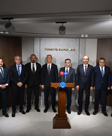 Kamu-Sen Genel Başkanı Kahveci, KKTC Çalışma ve Sosyal Güvenlik Bakanı Hasipoğlu ile bir araya geldi